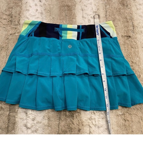 Lululemon Run: Pace Setter Skirt in Surge / Assorted Stripe Surge Size 4 - Picture 8 of 13